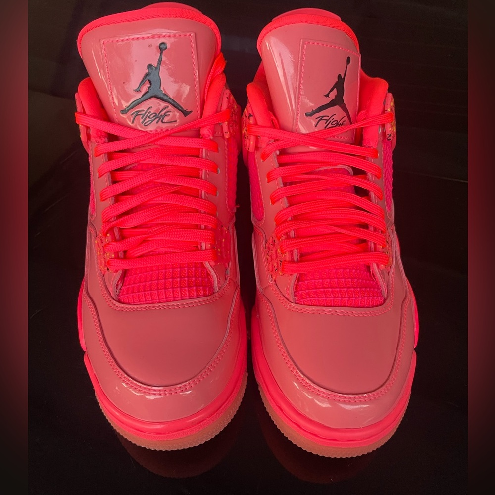 Retro Jordan 4 Hot Punch